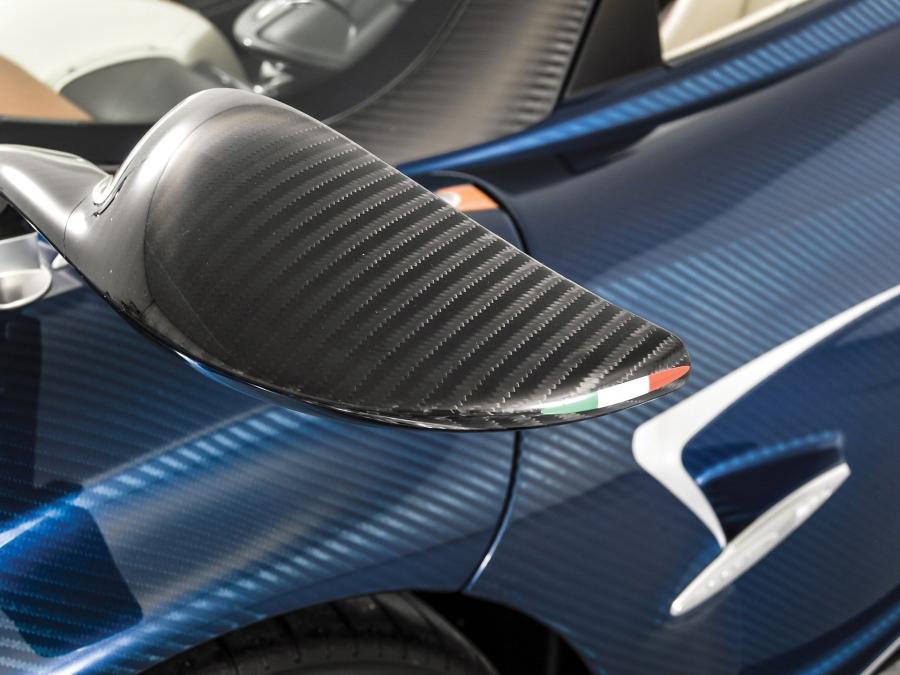 Детали экстерьера Pagani Huayra Roadster (42 of 100) 2018 года  (фото 5 из 37)